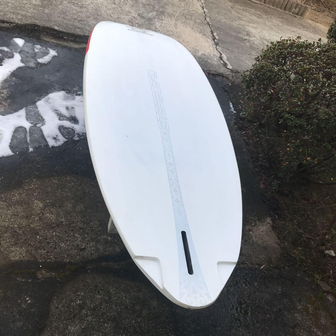 ウィンドサーフボード　Futura 122 フィン、ボードケース付き