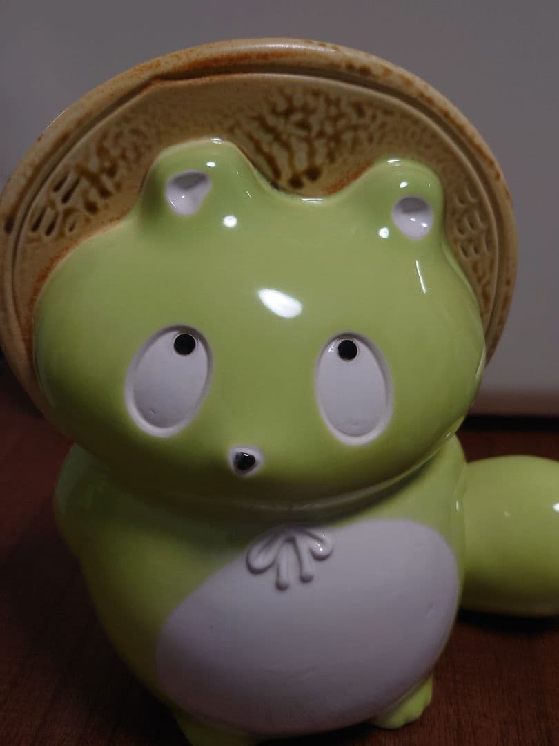 ぼんやり子だぬき 陶器置物 小さめサイズ