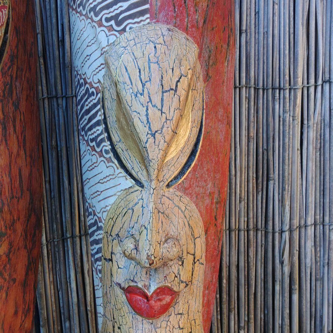 木彫面　壁掛けオブジェ　狐人面　木製　布装飾　民芸品