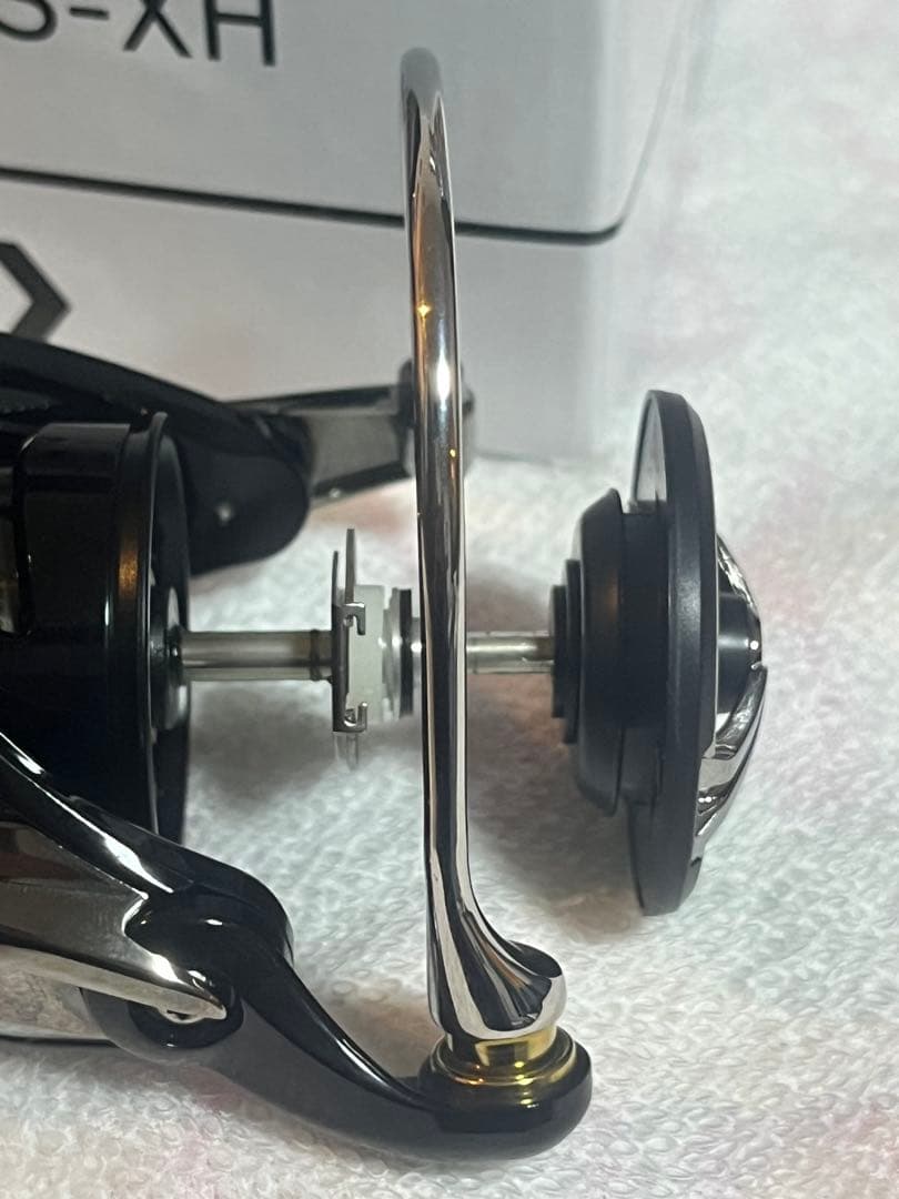 ほぼ未使用　ダイワ　BALLISTIC LT2500S-XH　本体のみ