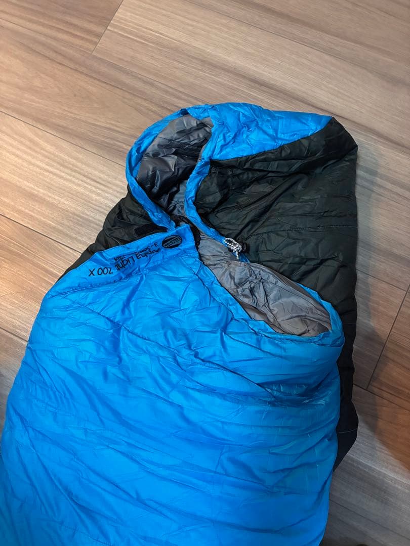 寝袋 ISUKA Alpha Light 700X インディゴ 収納袋付き