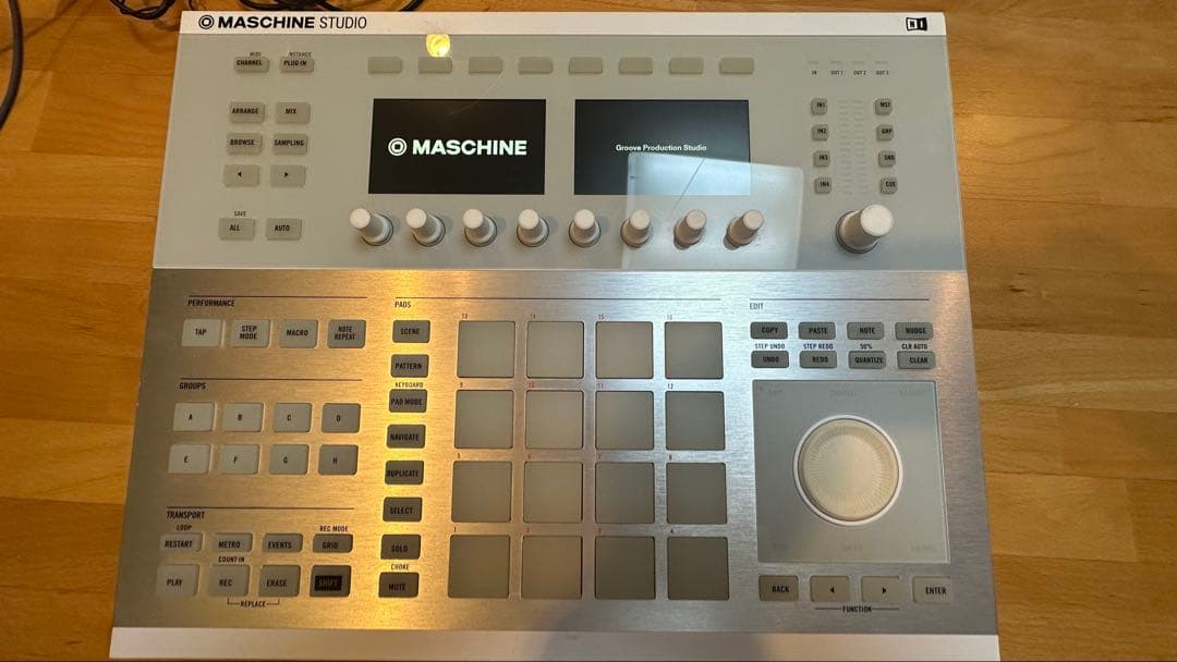 DTM・DAW NATIVE INSTRUMENTS MASCHINE STUDIO