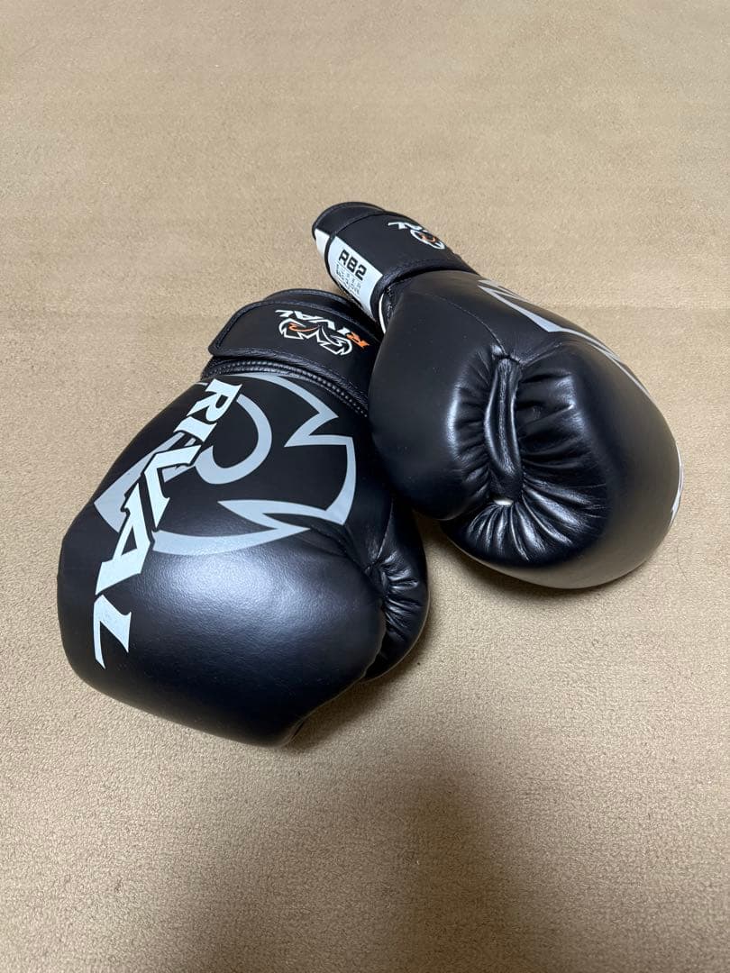 【新品未使用】　RIVAL ライバル　ボクシンググローブ　8oz