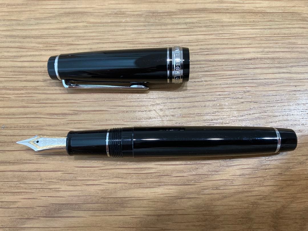 【再値下げ】SAILOR（セーラー万年筆） プロフェッショナルギア 銀 太字