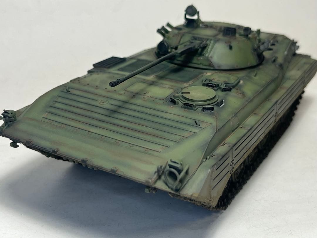 ドラゴン 1/35 BMP-2歩兵戦闘車　（完成品）