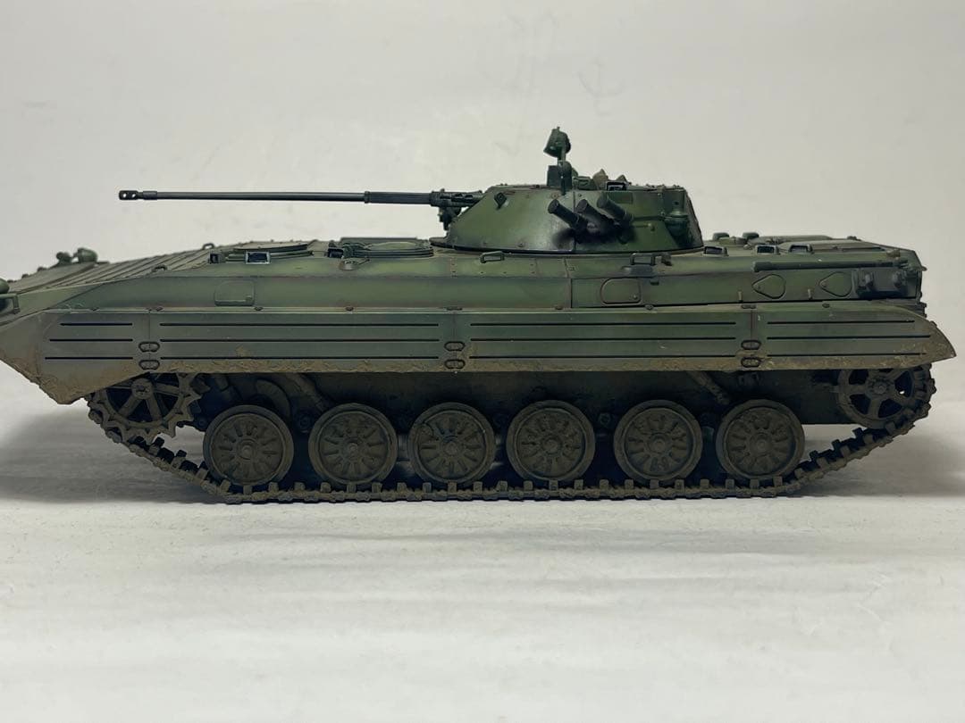 ドラゴン 1/35 BMP-2歩兵戦闘車　（完成品）