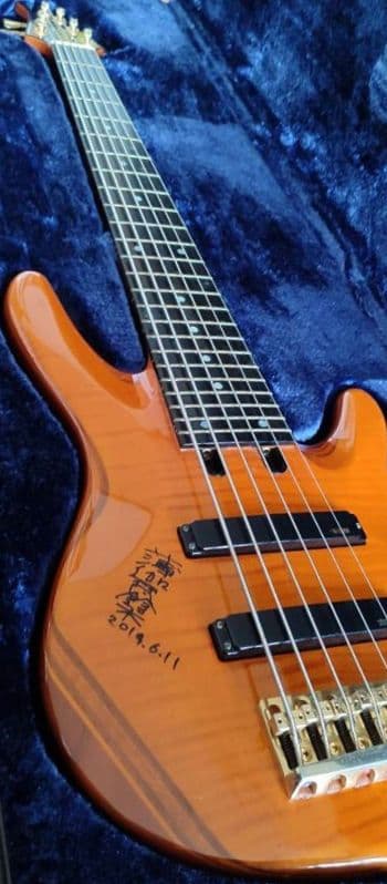 ベース　YAMAHA TRB-Custom