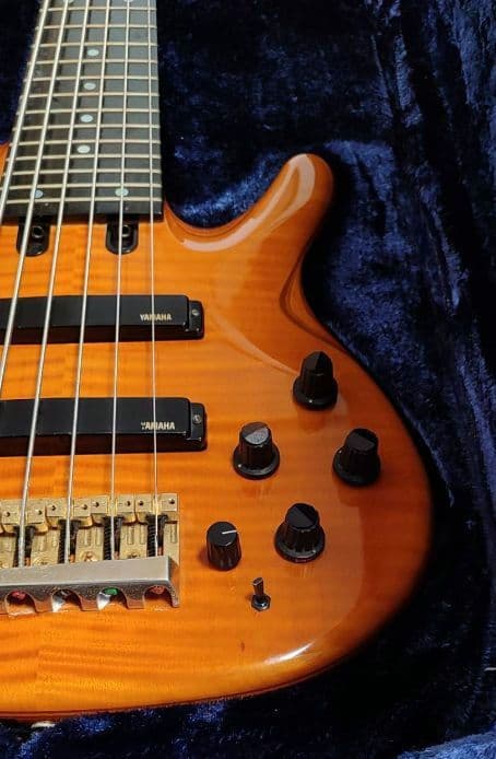ベース　YAMAHA TRB-Custom