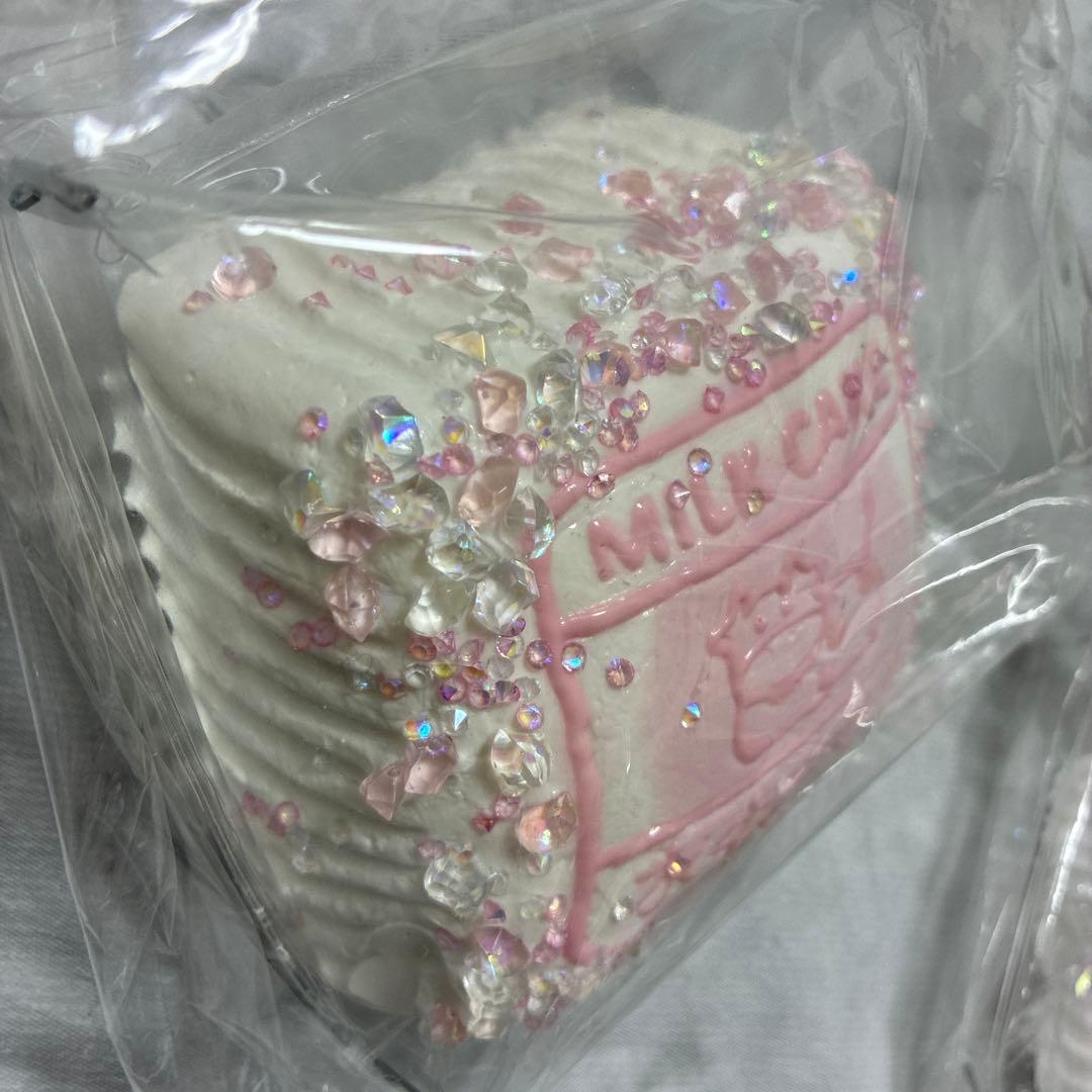 牛ケーキ　水牛ケーキ　ミルクケーキ　水感　キラキラ先生 スクイーズ　豆腐