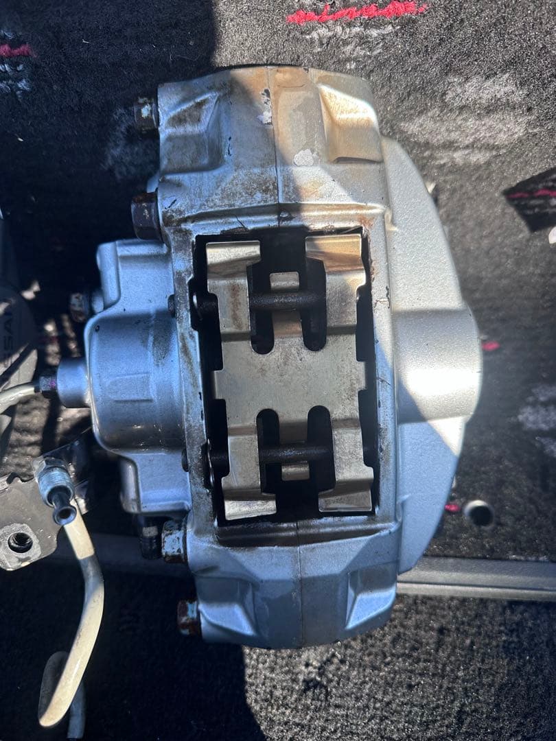 NISSAN ブレーキキャリパー 4個セット　一台分