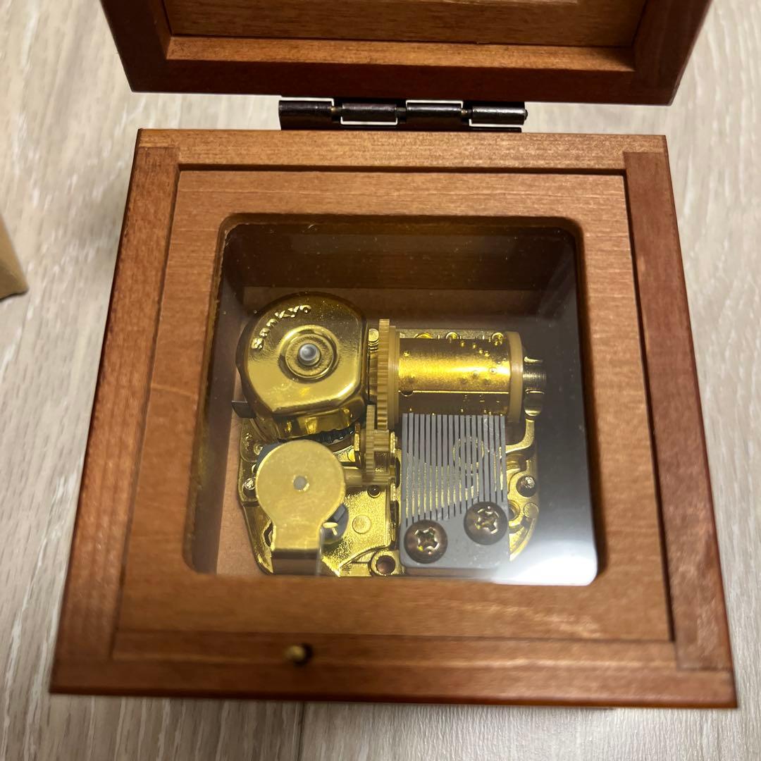 進撃の巨人 木製オルゴール　紅蓮の弓矢