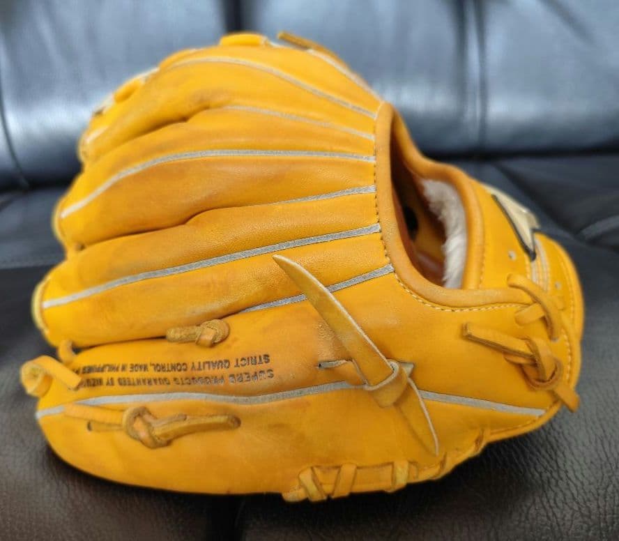 Mizuno Global Elite RG 少年軟式グローブ