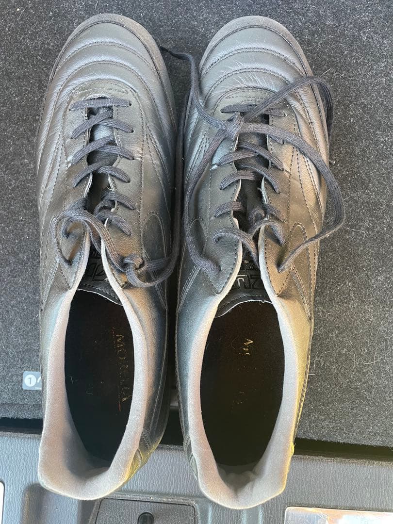 MORELIA ブラック サッカーシューズ　30センチ