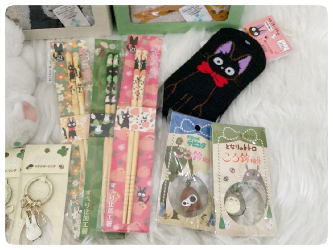 ジブリ　キーホルダーセット 28点　ころ鈴　トトロ パズル　タオル　魔女の宅急便