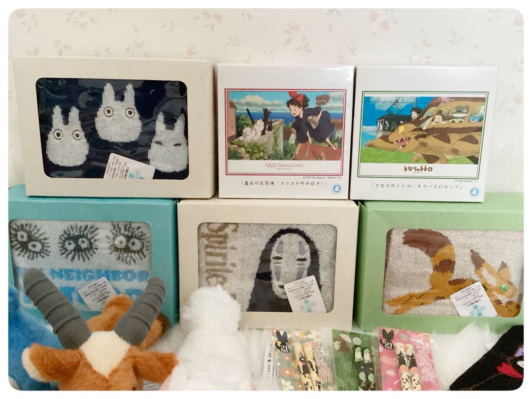 ジブリ　キーホルダーセット 28点　ころ鈴　トトロ パズル　タオル　魔女の宅急便