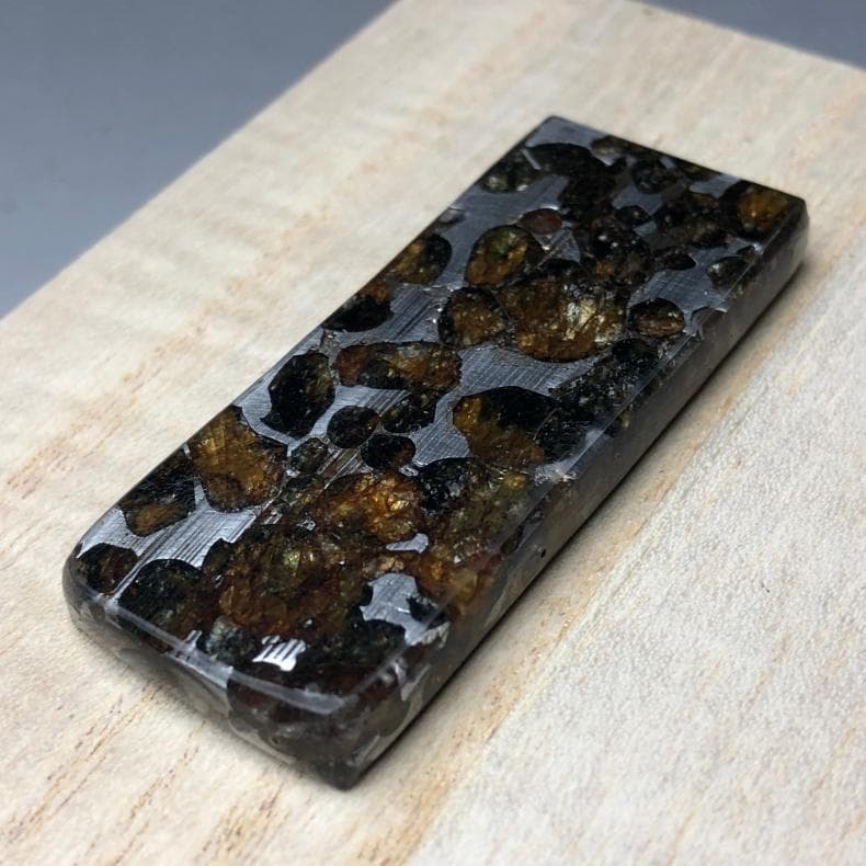 岡*郎様 パラサイト隕石 隕石　石鉄隕石　セリコ隕石 重さ約25ｇ　共箱