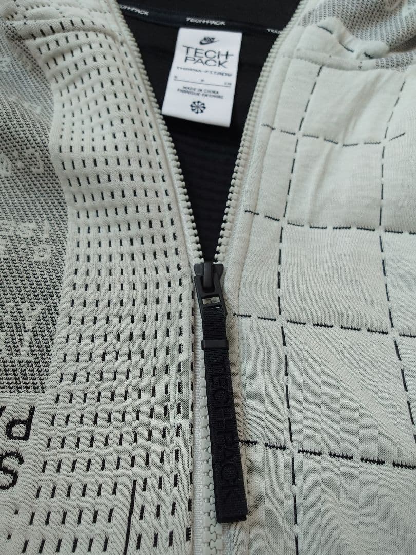 Nike Tech Pack 未使用 ジップアップパーカー S モスグレー