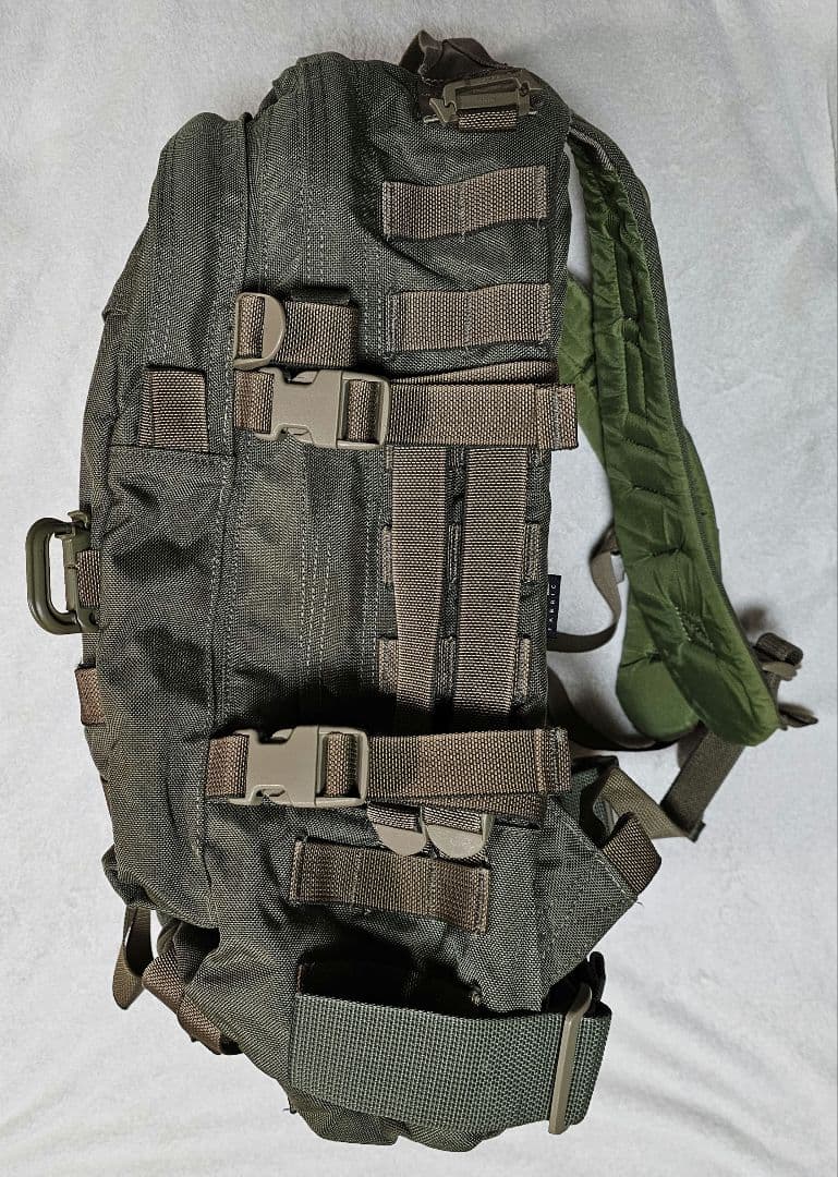 FLYYE MOLLE AIII Backpack RG 容量拡張サブバッグ付き