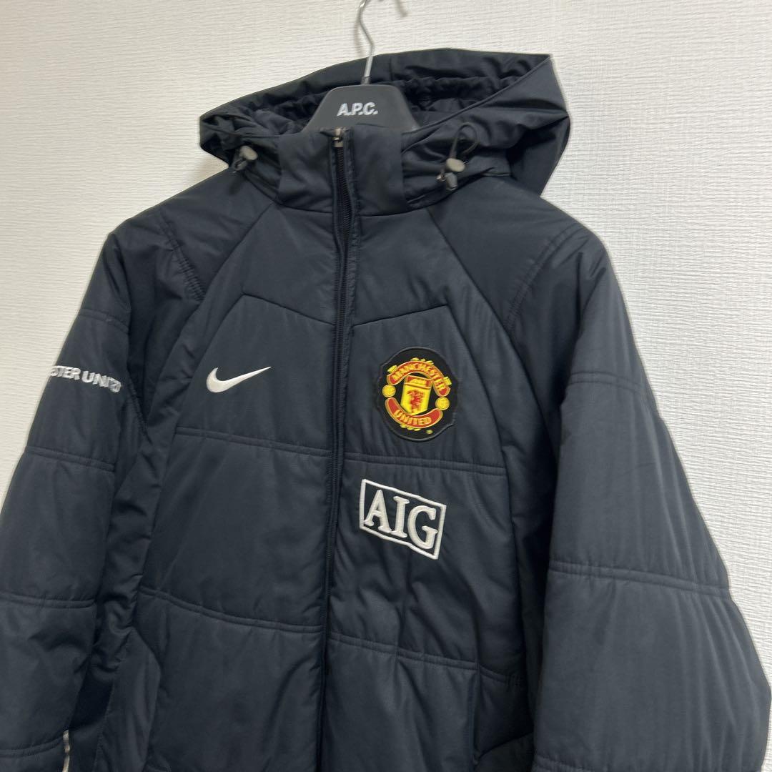 NIKE マンチェスターユナイテッド ベンチコート　刺繍ロゴ　AIG