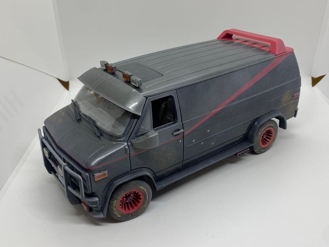 Greenlight 13567 コレクタブルミニチュアカー ブラック/レッド