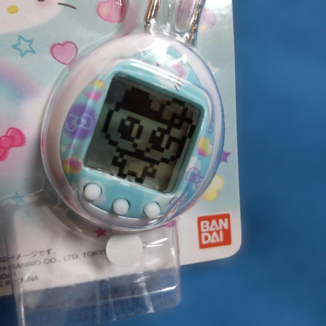 ハローキティたまごっち　50周年コラボ　BANDAI　レッド&スカイブルーセット