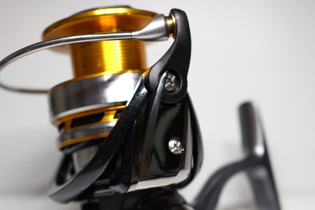 DAIWA 17エクセラー 4000H スピニングリール