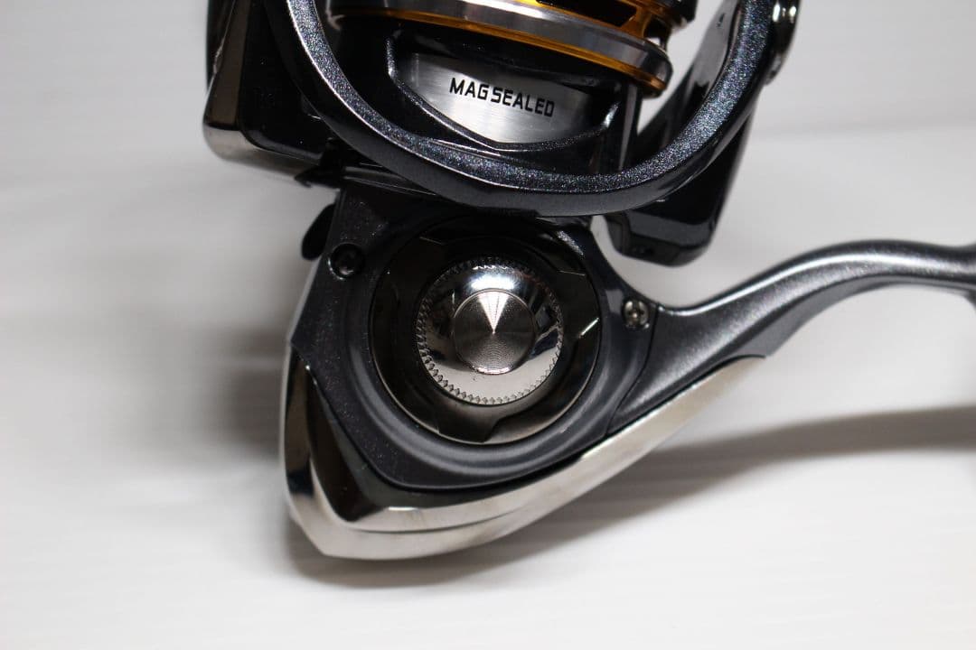 DAIWA 17エクセラー 4000H スピニングリール