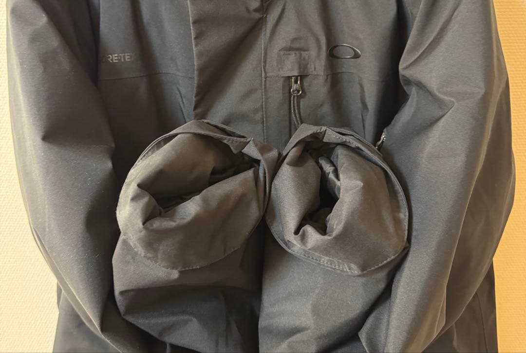 ★美品★Oakleyオークリーブラック スノーウェア ゴアテックス Men'sＬ