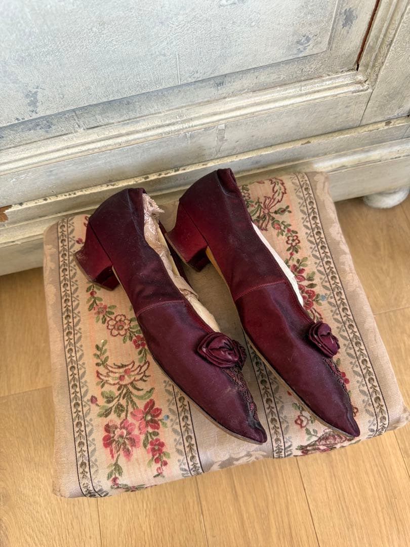 フランスアンティークビーズ刺繍シルクのリボンヴィクトリアンソワレシューズワイン色