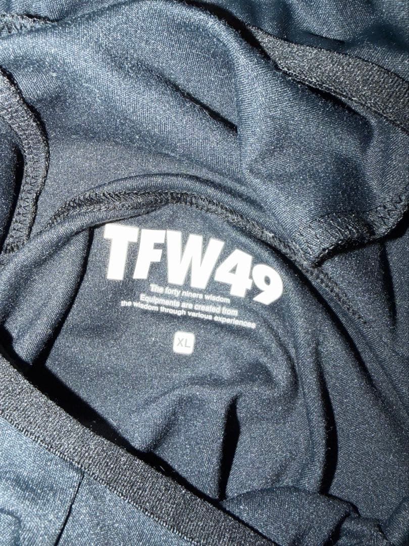 TFW49 パーカー
