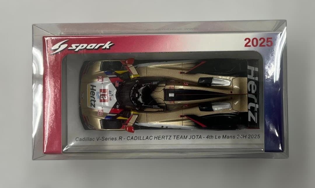 ミニカー Cadillac V-Series.R Hertz Team Jota 1/43