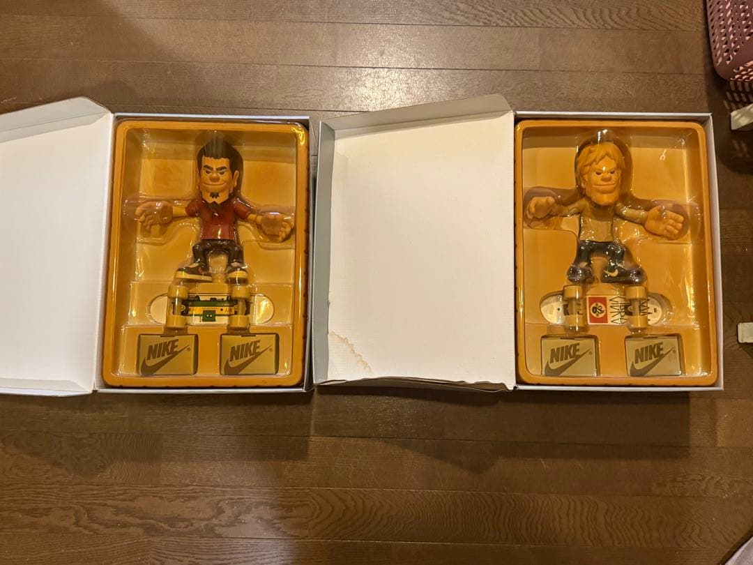 新品！2体セットNIKE SB（ナイキ）× MEDICOM TOYコラボ限定