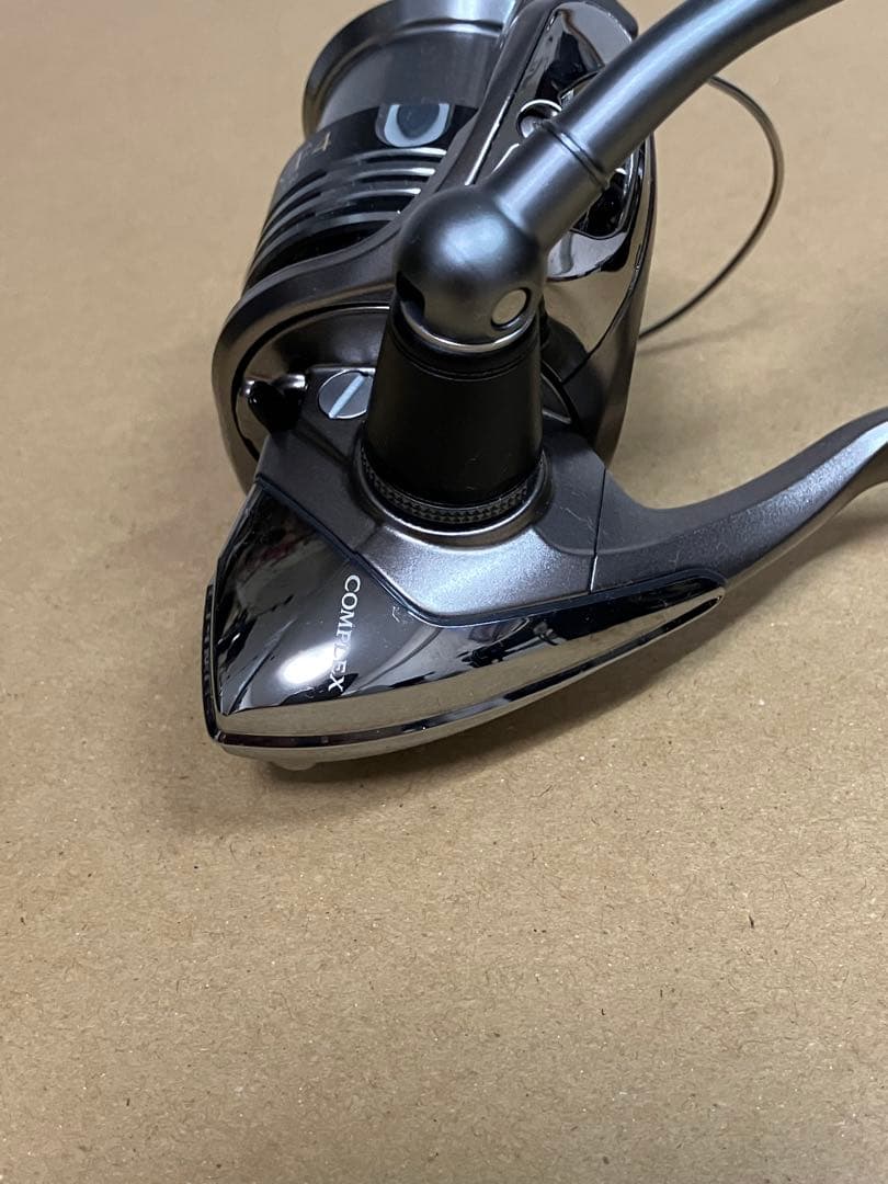 値下げ！未使用並　極美品　09 コンプレックス 2500HGS F4