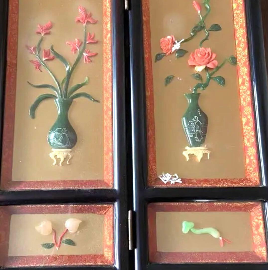 木製枠・玉石に彫刻された花瓶絵柄・リアルの花模様、￼小屏風折りたたみ式