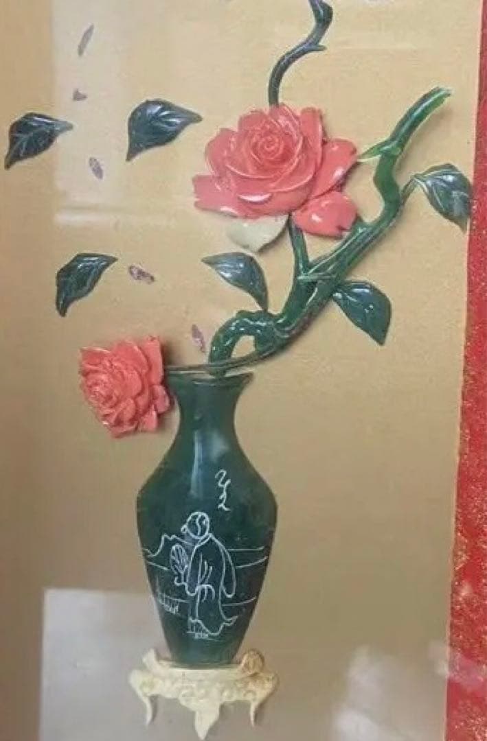 木製枠・玉石に彫刻された花瓶絵柄・リアルの花模様、￼小屏風折りたたみ式