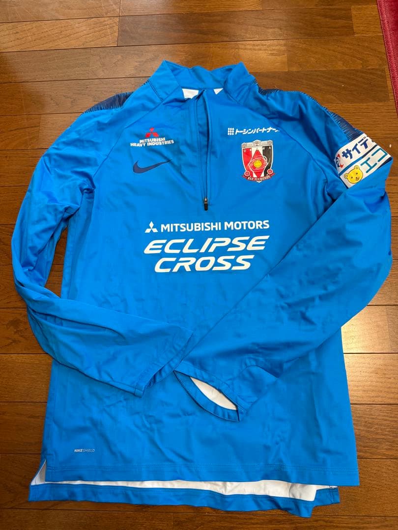 浦和レッズ　選手着用　ピステ