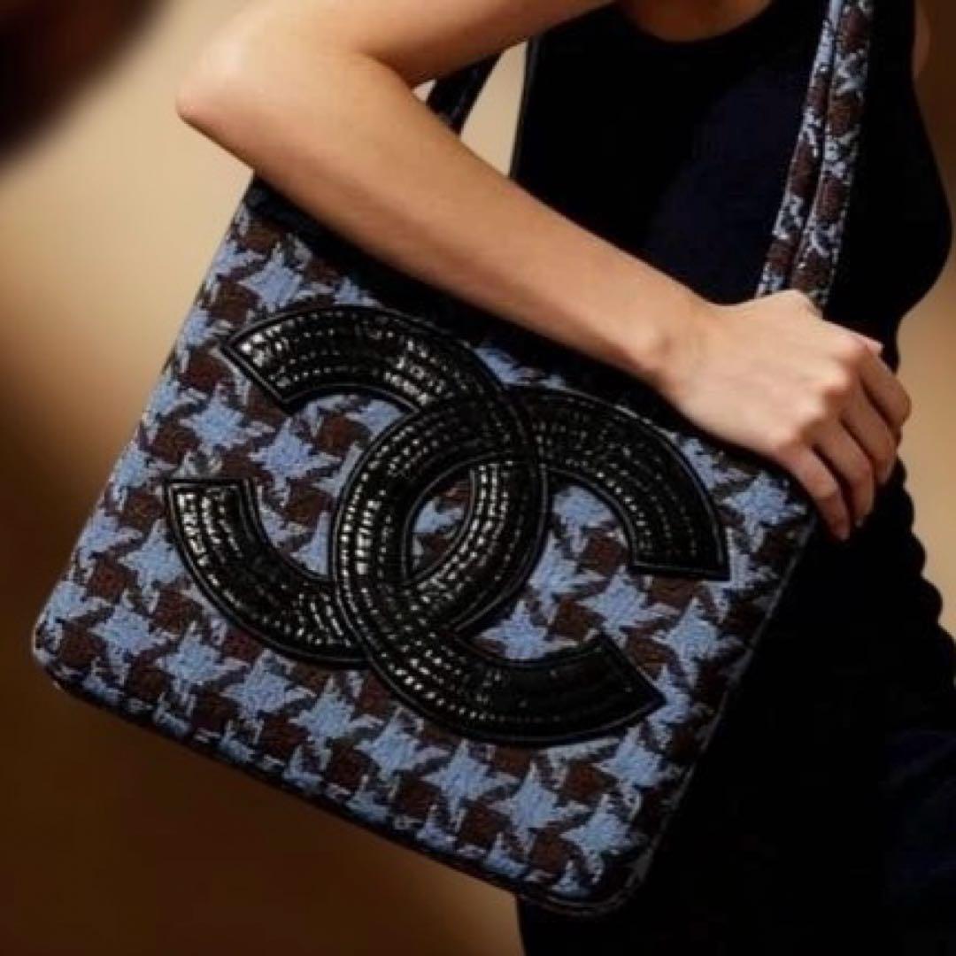 CHANEL ハウンドトゥーストートバッグ &ケース ノベルティ
