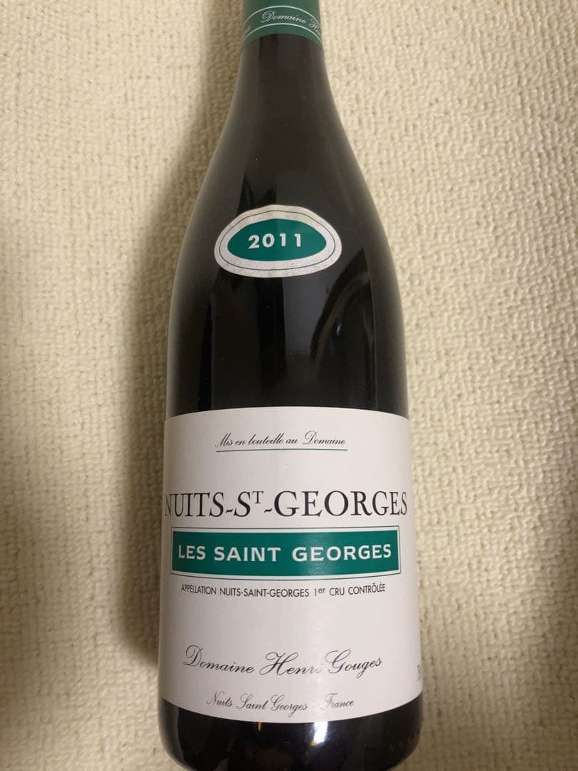 ワイン Nuits-St-es Les Saint es 2011