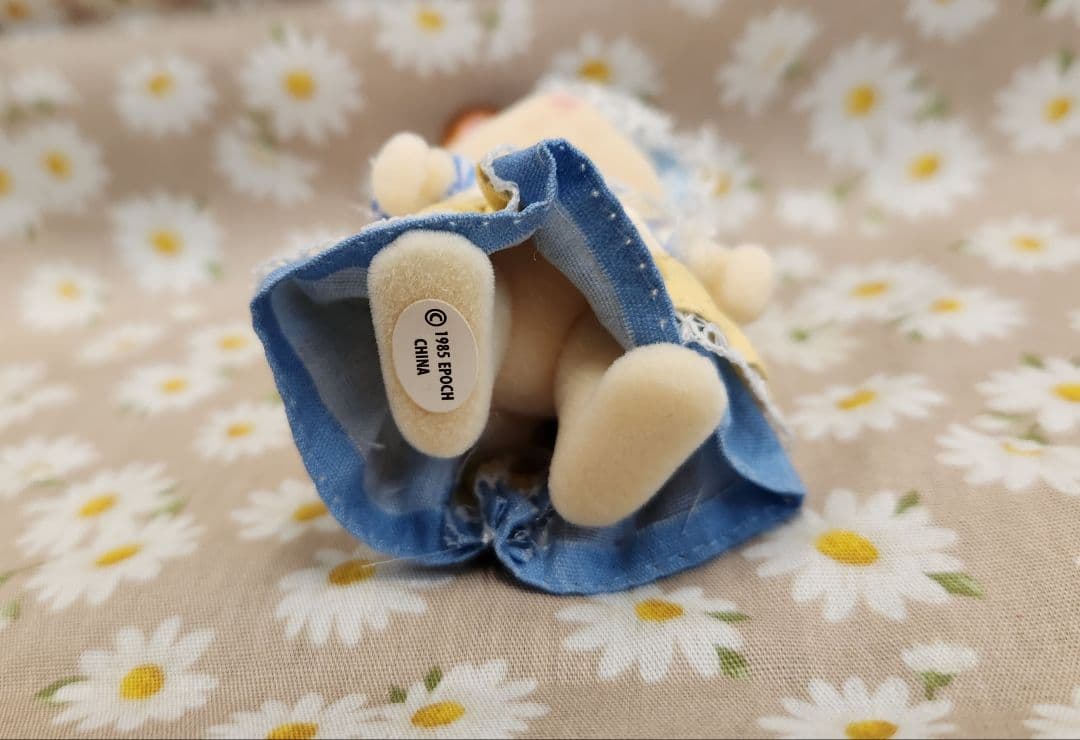 シルバニア　ショコラウサギの女の子　オープンハンド