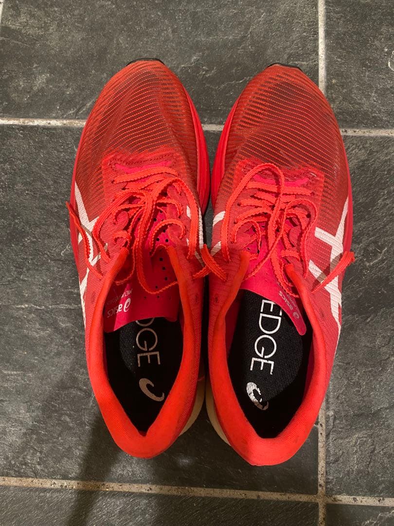 アシックス　メタスピードエッジ