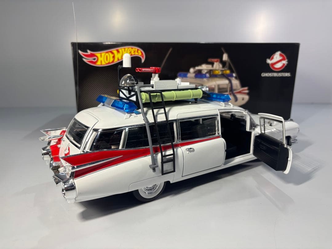 Hot Wheels Ecto-1 ゴーストバスターズ ミニカー 1/18