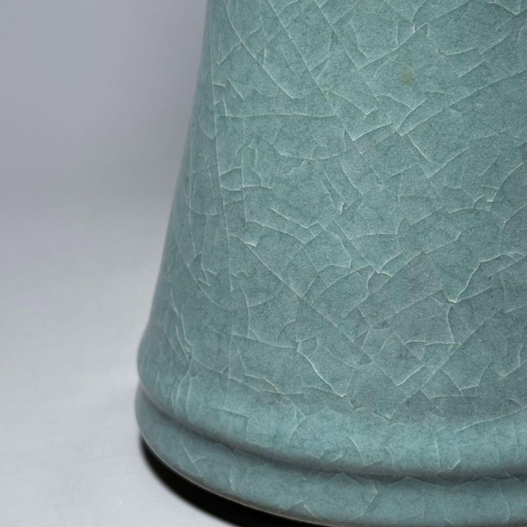 国重要無形文化財指定　中島宏　青磁花入　共箱　27cm　静寂の青に宿る造形美