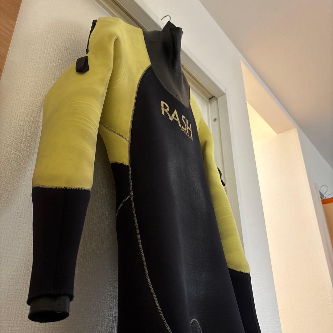 RASH ドライスーツMLサイズ172センチ62キロ