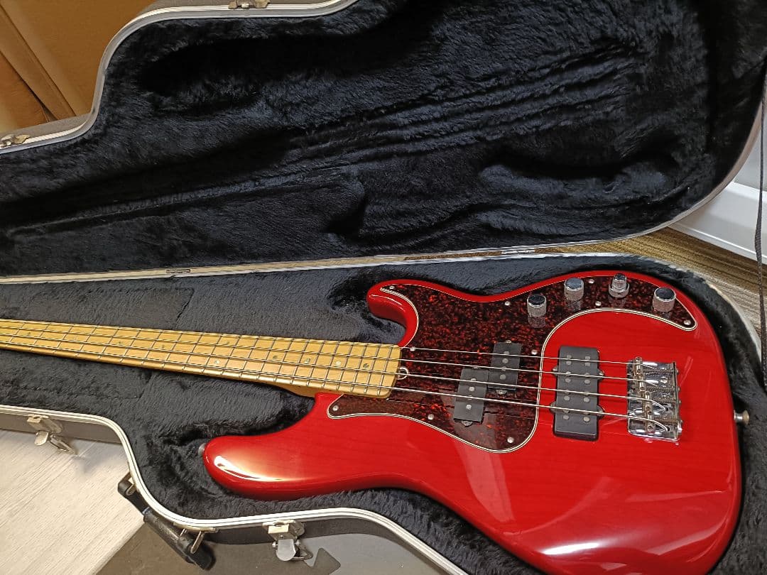 ベース Fender USA American Deluxe PrecisionBass