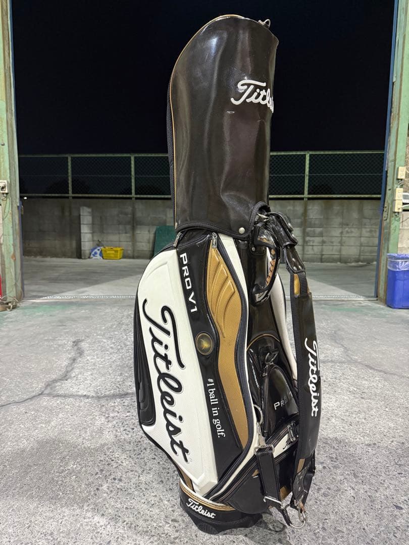 【所丈ニ】プロV1限定モデル　タイトリスト　キャディバッグ