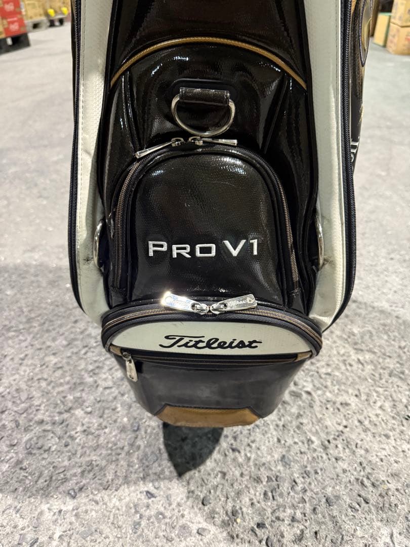 【所丈ニ】プロV1限定モデル　タイトリスト　キャディバッグ