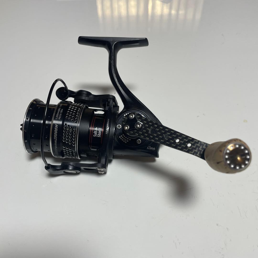 REVO MGXtreme 2500SH スピニングリール