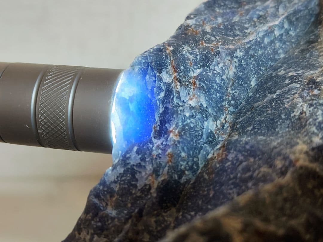 ソーダライト 3.2kg ラピスラズリ 原石 鑑賞石 自然石 鉱物 誕生石 水石