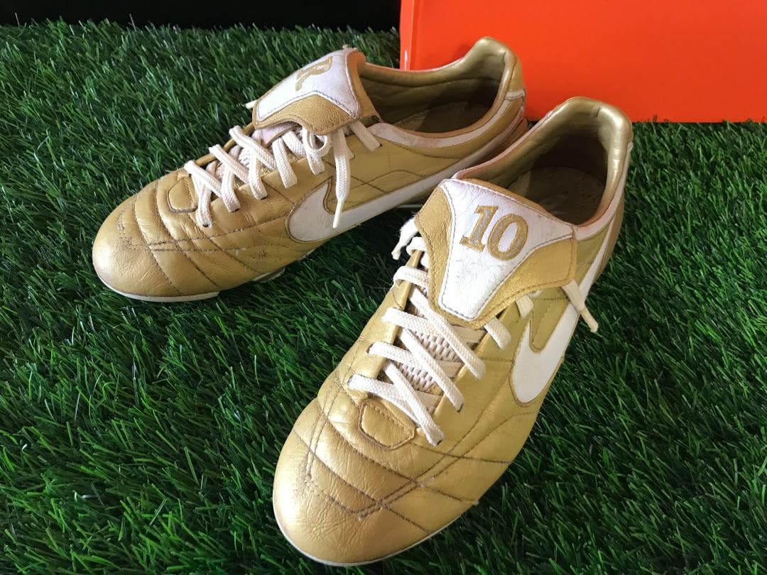 NIKE テイエンポレジェンドＲ10 HG　ロナウジーニョ 25.0cm