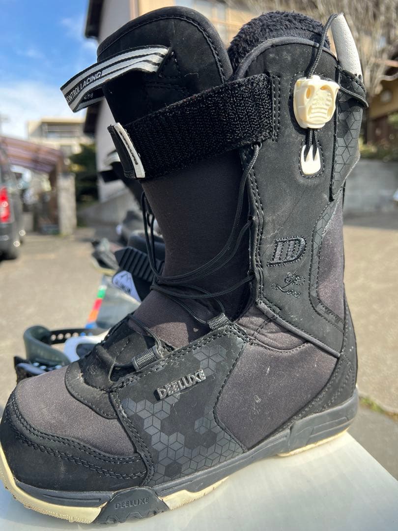 FLOWの板 SALOMONのビンディング DEELUXEのブーツ
